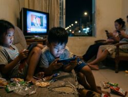 Kecanduan Layar, Anak Zaman Now!